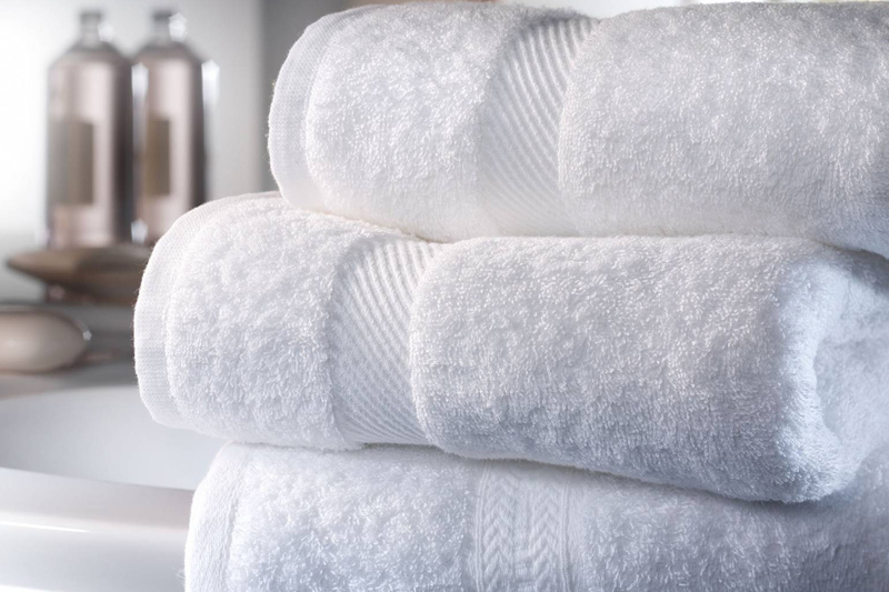 REALE-WHITE-AND-CLEAN